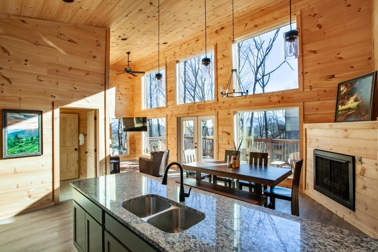 Brand New Build Cozy Cottage With Mountain View Gatlinburg Exterior photo