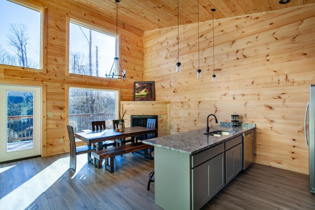 Brand New Build Cozy Cottage With Mountain View Gatlinburg Exterior photo
